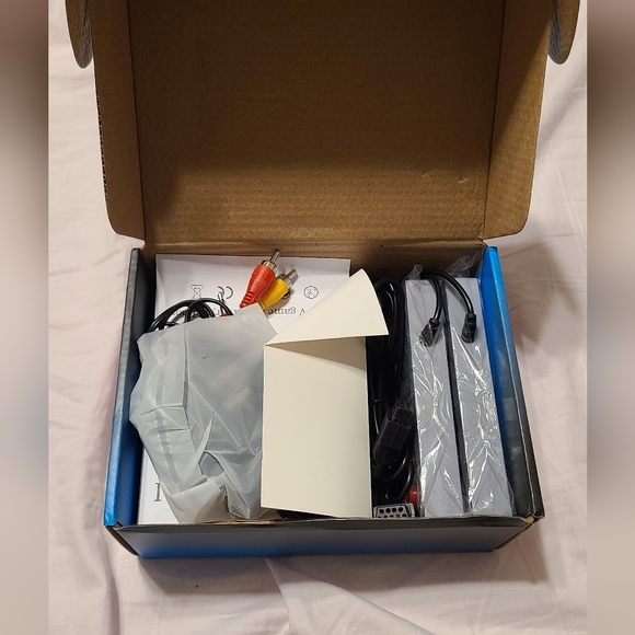 Classic Entertainment System with 620 Built-in Games - Picture 2 of 4